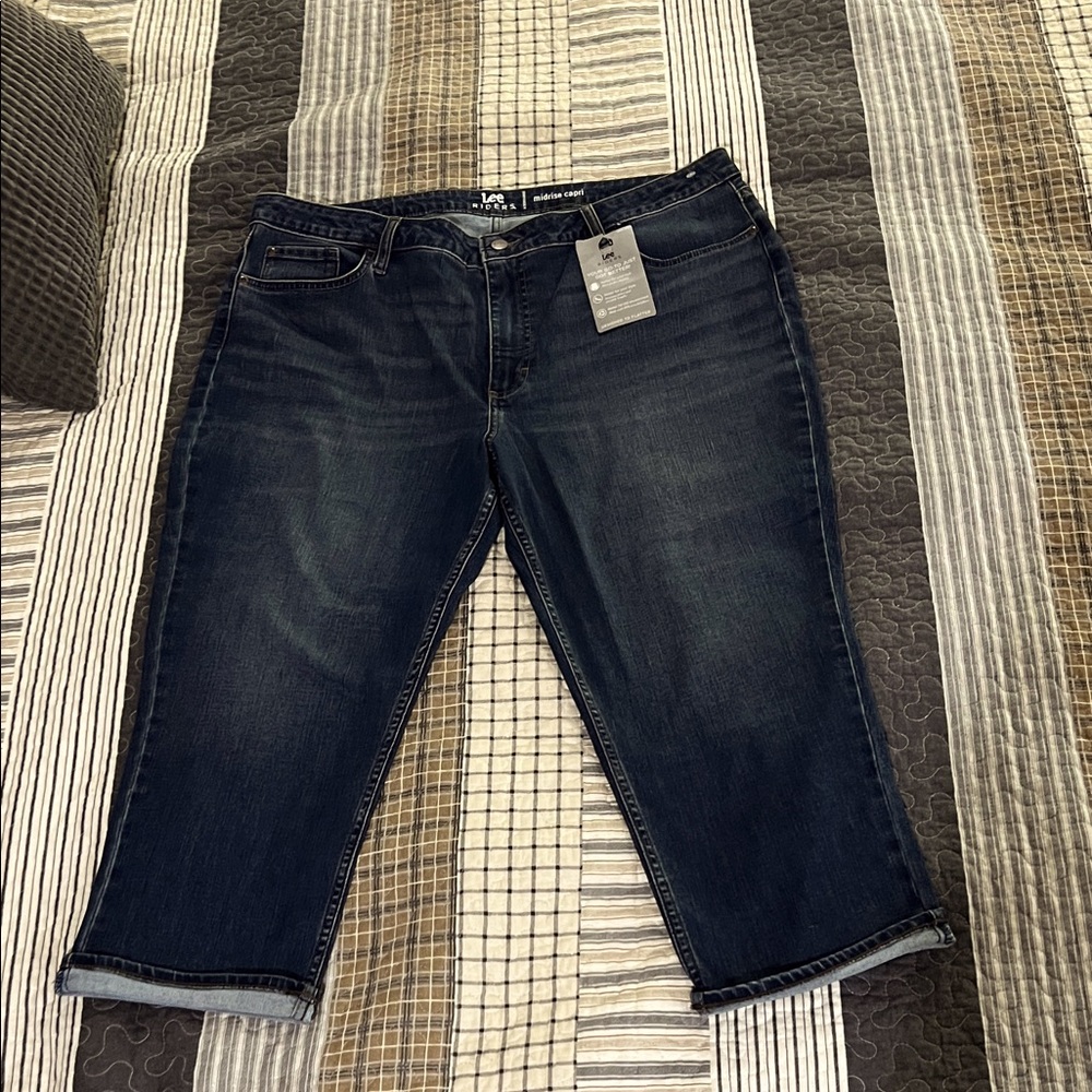 Dark Blue Denim Capri Jeans